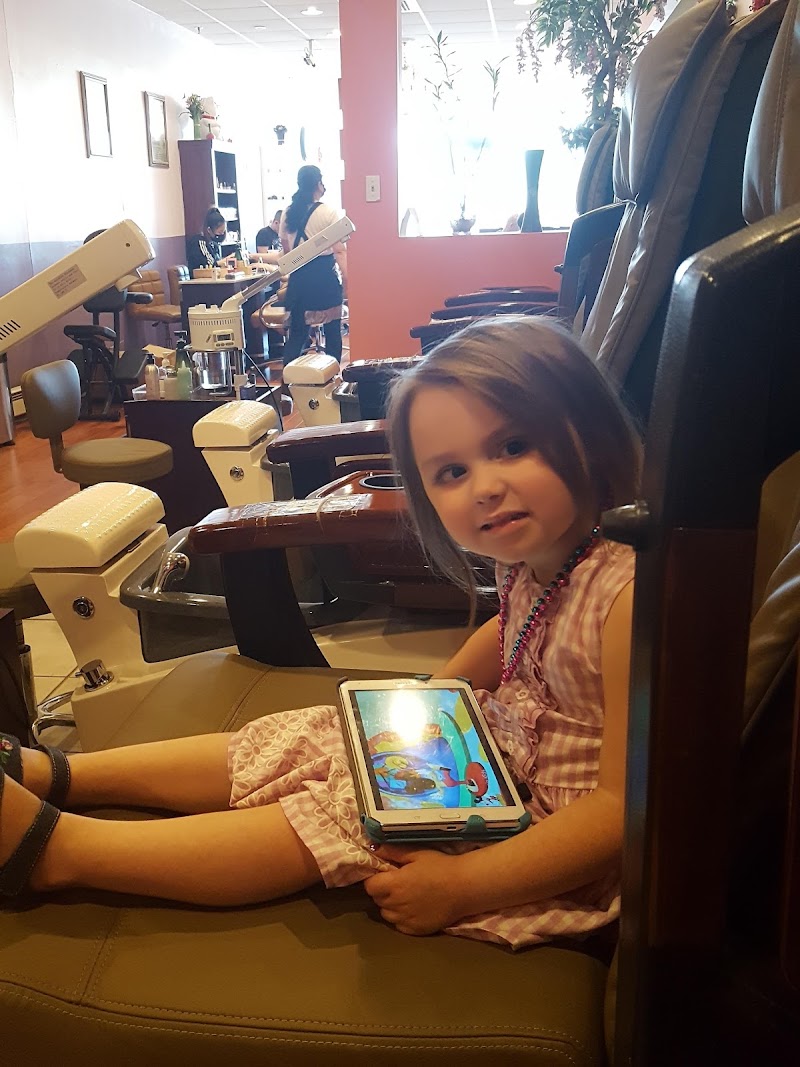 Park Younhwa, nail salon in Waterford, CT, photo 3 of 6